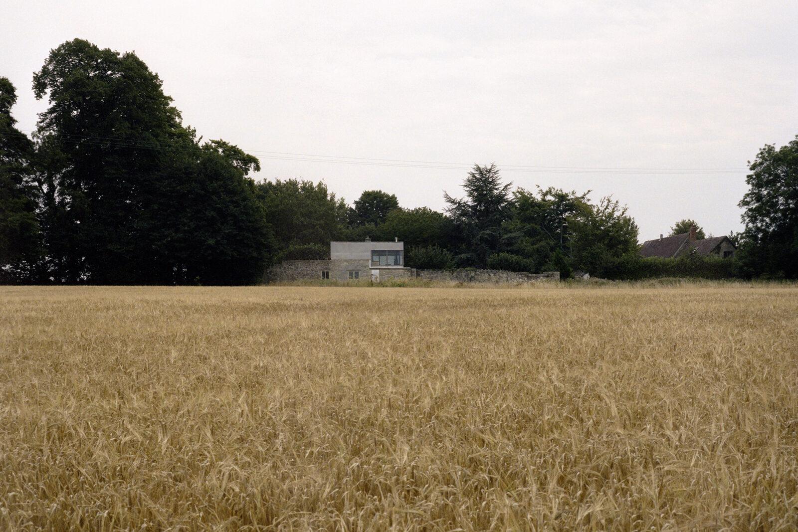 The gentle brutalism of Upper Lawn, Alison and Peter Smithson’s rural retreat in the Wiltshire countryside​​​​‌﻿‍﻿​‍​‍‌‍﻿﻿‌﻿​‍‌‍‍‌‌‍‌﻿‌‍‍‌‌‍﻿‍​‍​‍​﻿‍‍​‍​‍‌﻿​﻿‌‍​‌‌‍﻿‍‌‍‍‌‌﻿‌​‌﻿‍‌​‍﻿‍‌‍‍‌‌‍﻿﻿​‍​‍​‍﻿​​‍​‍‌‍‍​‌﻿​‍‌‍‌‌‌‍‌‍​‍​‍​﻿‍‍​‍​‍​‍﻿﻿‌﻿​﻿‌﻿‌​‌﻿‌‌‌‍‌​‌‍‍‌‌‍﻿﻿​‍﻿﻿‌‍‍‌‌‍﻿‍‌﻿‌​‌‍‌‌‌‍﻿‍‌﻿‌​​‍﻿﻿‌‍‌‌‌‍‌​‌‍‍‌‌﻿‌​​‍﻿﻿‌‍﻿‌‌‍﻿﻿‌‍‌​‌‍‌‌​﻿﻿‌‌﻿​​‌﻿​‍‌‍‌‌‌﻿​﻿‌‍‌‌‌‍﻿‍‌﻿‌​‌‍​‌‌﻿‌​‌‍‍‌‌‍﻿﻿‌‍﻿‍​﻿‍﻿‌‍‍‌‌‍‌​​﻿﻿‌‌‍﻿‌‌﻿‍‌​‍﻿‌‌‍﻿‌‌‍﻿﻿‌‍‌​‌‍‌‌‌﻿​‍‌‍﻿‍​‍﻿‌‌‍‍​‌‍﻿﻿‌﻿‌‌‌﻿​﻿‌‍‌‌​‍﻿‌‌﻿‌‌‌﻿​​‌﻿​​‌‍‌‌‌﻿​‍​‍﻿‌‌‍﻿​‌‍​‌‌﻿‌﻿‌‍﻿‍​﻿‍﻿‌﻿‌​‌﻿‍‌‌﻿​​‌‍‌‌​﻿﻿‌‌‍﻿​‌‍﻿﻿‌‍﻿‍‌‍‌﻿‌​‌‍‌‍﻿﻿‌﻿​‍‌‍﻿‌​﻿‍﻿‌﻿​​‌‍​‌‌﻿‌​‌‍‍​​﻿﻿‌‌﻿‌​‌‍‍‌‌﻿‌​‌‍﻿​‌‍‌‌​﻿﻿﻿‌‍​‍‌‍​‌‌﻿​﻿‌‍‌‌‌‌‌‌‌﻿​‍‌‍﻿​​﻿﻿‌​‍‌‌​﻿​‍‌​‌‍‌﻿​﻿‌﻿‌​‌﻿‌‌‌‍‌​‌‍‍‌‌‍﻿﻿​‍‌‍‌‍‍‌‌‍‌​​﻿﻿‌‌‍﻿‌‌﻿‍‌​‍﻿‌‌‍﻿‌‌‍﻿﻿‌‍‌​‌‍‌‌‌﻿​‍‌‍﻿‍​‍﻿‌‌‍‍​‌‍﻿﻿‌﻿‌‌‌﻿​﻿‌‍‌‌​‍﻿‌‌﻿‌‌‌﻿​​‌﻿​​‌‍‌‌‌﻿​‍​‍﻿‌‌‍﻿​‌‍​‌‌﻿‌﻿‌‍﻿‍​‍‌‍‌﻿‌​‌﻿‍‌‌﻿​​‌‍‌‌​﻿﻿‌‌‍﻿​‌‍﻿﻿‌‍﻿‍‌‍‌﻿‌​‌‍‌‍﻿﻿‌﻿​‍‌‍﻿‌​‍‌‍‌﻿​​‌‍​‌‌﻿‌​‌‍‍​​﻿﻿‌‌﻿‌​‌‍‍‌‌﻿‌​‌‍﻿​‌‍‌‌​‍​‍‌﻿﻿‌